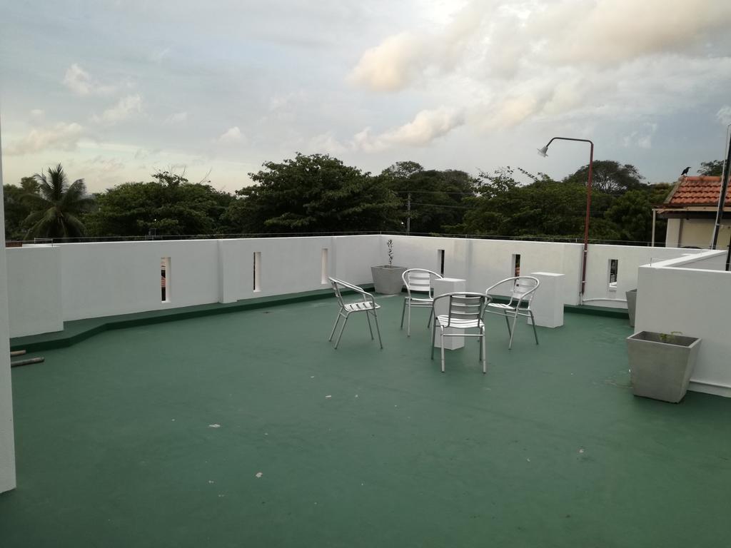 Hotel Bianco Terrace Negombo Exterior foto