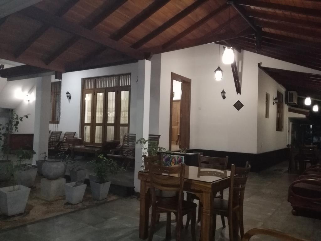Hotel Bianco Terrace Negombo Exterior foto