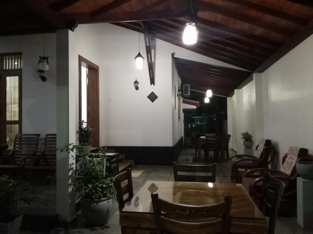 Hotel Bianco Terrace Negombo Exterior foto