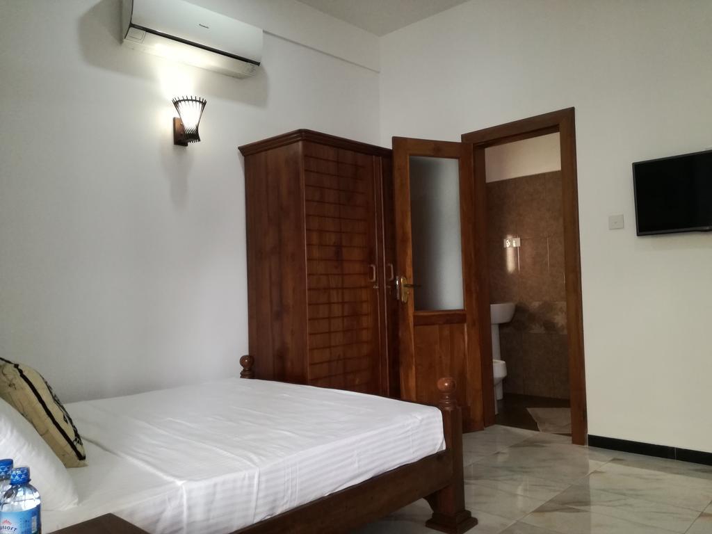 Hotel Bianco Terrace Negombo Exterior foto